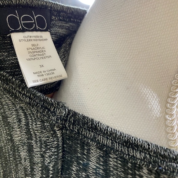 Tri-Color High Low Top - Picture 4 of 5